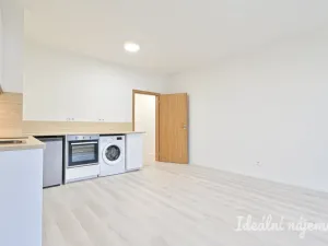 Pronájem bytu 1+kk, Brno - Komárov, Dornych, 30 m2