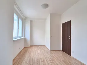 Pronájem bytu 2+kk, Praha - Strašnice, Černokostelecká, 47 m2