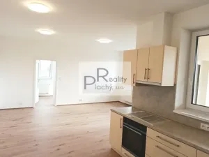 Prodej bytu 2+kk, Hevlín, 67 m2