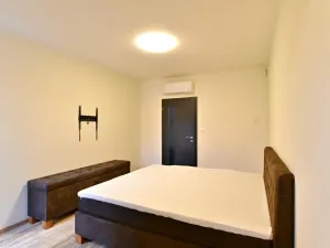 Pronájem bytu 3+kk, Praha - Petrovice, Dieselova, 80 m2