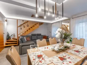 Prodej rodinného domu, Jenštejn, Zlatnická, 125 m2