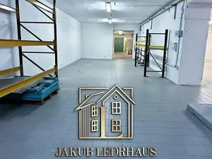 Pronájem skladu, Praha, Libušská, 1900 m2