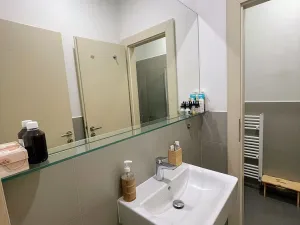 Pronájem bytu 1+kk, Praha - Břevnov, Šlikova, 31 m2