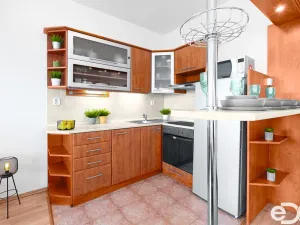 Prodej bytu 2+kk, Praha, Místecká, 49 m2