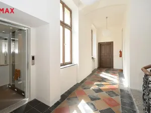 Pronájem bytu 1+1, Praha - Smíchov, Pivovarská, 56 m2