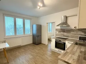 Pronájem bytu 2+kk, Cheb, Lomená, 35 m2