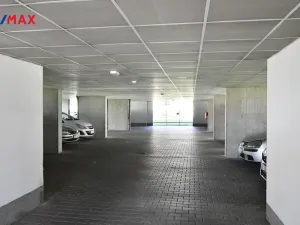 Pronájem garážového stání, Hradec Králové - Třebeš, Svatojánská, 13 m2