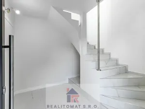 Prodej vily, Praha - Komořany, Pod lesem, 770 m2