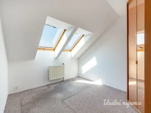 Pronájem bytu 4+kk, Praha - Satalice, Kemrova, 141 m2