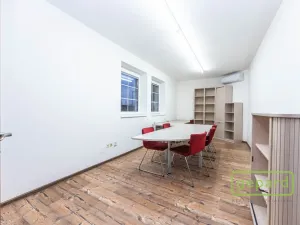 Pronájem kanceláře, Praha, Světická, 188 m2