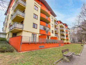 Pronájem bytu 1+kk, Praha - Bohnice, Ústavní, 59 m2