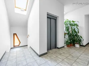 Pronájem bytu 1+kk, Praha - Libeň, Podvinný mlýn, 47 m2