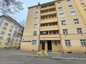 Pronájem bytu 2+kk, Praha - Žižkov, Žerotínova, 51 m2