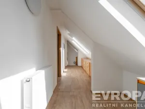 Prodej rodinného domu, Zeleneč, Bezručova, 213 m2