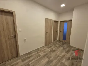 Pronájem bytu 3+kk, Praha - Smíchov, Vrázova, 76 m2