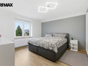 Prodej bytu 4+kk, Karlovy Vary - Tašovice, Slovanská, 96 m2