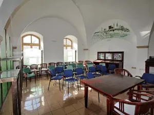 Pronájem kanceláře, Znojmo, 1000 m2