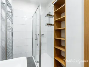 Pronájem bytu 2+kk, Praha, Na Jezerce, 52 m2