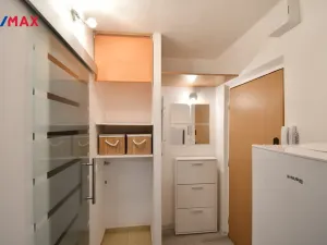 Pronájem bytu 1+1, Hradec Králové - Slezské Předměstí, Ječná, 34 m2