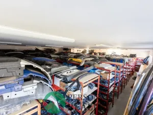 Prodej obchodního prostoru, Králův Dvůr - Levín, 411 m2