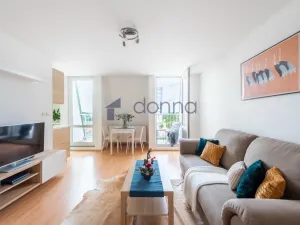 Pronájem bytu 2+kk, Praha, Za černým mostem, 51 m2