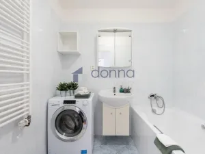 Pronájem bytu 2+kk, Praha, Za černým mostem, 51 m2