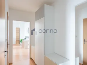 Pronájem bytu 2+kk, Praha, Za černým mostem, 51 m2