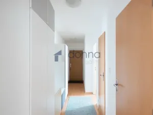Pronájem bytu 2+kk, Praha, Za černým mostem, 51 m2