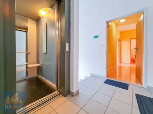 Pronájem bytu 2+kk, Praha - Horní Měcholupy, Boloňská, 64 m2