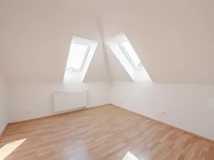 Pronájem bytu 1+1, Praha - Kobylisy, Pod Kynclovkou, 31 m2