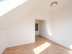 Pronájem bytu 1+1, Praha - Kobylisy, Pod Kynclovkou, 31 m2