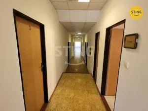 Pronájem kanceláře, Třinec, nám. Míru, 24 m2