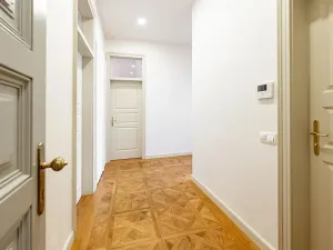 Pronájem bytu 3+1, Praha - Nové Město, Bolzanova, 93 m2