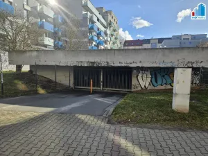 Pronájem garážového stání, Plzeň - Jižní Předměstí, Kollárova, 20 m2