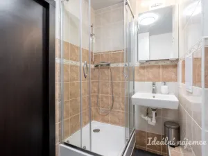Pronájem bytu 2+kk, Praha - Modřany, Lysinská, 32 m2