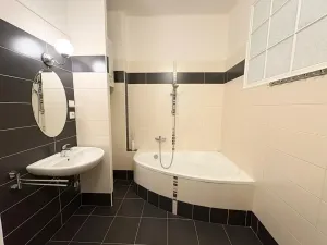 Pronájem bytu 3+1, Praha - Strašnice, Nad vodovodem, 98 m2