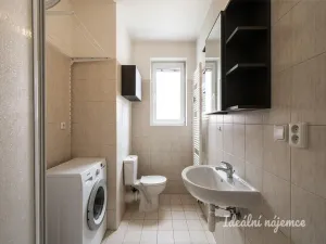 Pronájem bytu 1+kk, Praha - Záběhlice, Mikanova, 31 m2