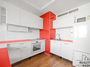 Pronájem bytu 2+kk, Pardubice - Zelené Předměstí, nábřeží Závodu míru, 49 m2