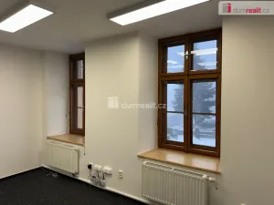 Pronájem komerční nemovitosti, Vítkov, náměstí Jana Zajíce, 31 m2