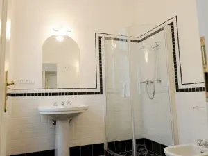 Pronájem bytu 4+1, Praha - Malá Strana, Vlašská, 175 m2