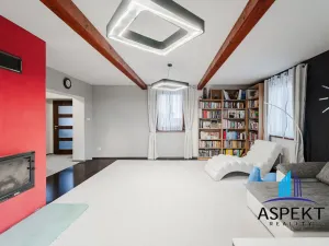 Prodej rodinného domu, Neumětely, V Chaloupkách, 220 m2