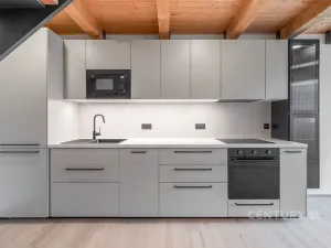 Pronájem bytu 3+kk, Praha - Vysočany, Kolbenova, 66 m2