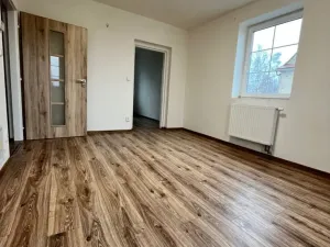 Pronájem bytu 3+1, Dvorce, Komenského, 76 m2