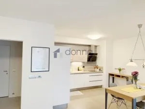 Pronájem bytu 2+kk, Praha, Menclova, 64 m2