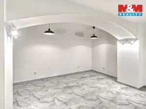 Prodej obchodního prostoru, Praha, Víta Nejedlého, 72 m2