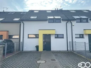 Pronájem rodinného domu, Vestec, U Hrubých, 158 m2