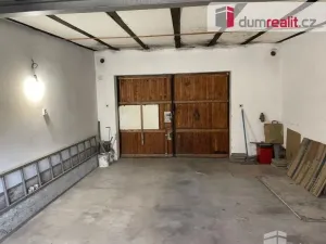 Pronájem garáže, Luhačovice, V Drahách, 30 m2