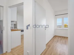 Pronájem bytu 2+kk, Praha, Hartigova, 47 m2