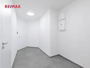 Pronájem bytu 2+kk, Praha - Nusle, Kloboučnická, 58 m2