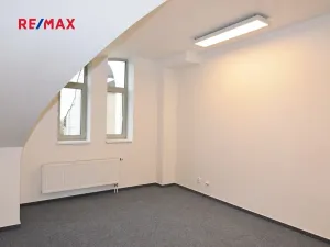 Pronájem kanceláře, Nymburk, Náměstí Přemyslovců, 29 m2